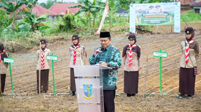 Dukung Swasembada Pangan, Wali Kota Jambi Ajak Pramuka Tanam Padi Gogo